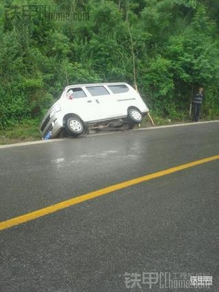 离开它了 开挖机刚好一年 有喜有悲