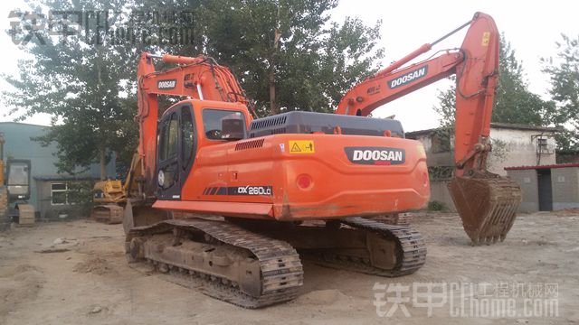 斗山 DX260LC 挖掘機(jī) 7500小時(shí) 50萬(wàn)