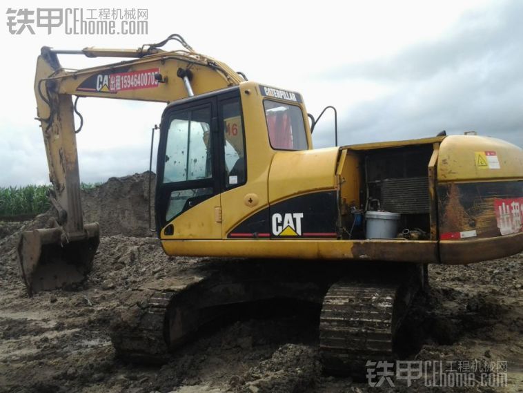 卡特 CAT320C 挖掘機(jī) 27萬(wàn)