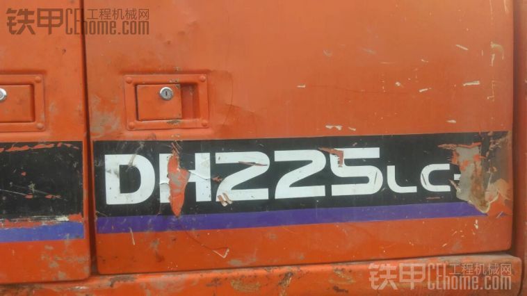 斗山 DH225-7 挖掘機(jī) 9000小時(shí) 24.5萬