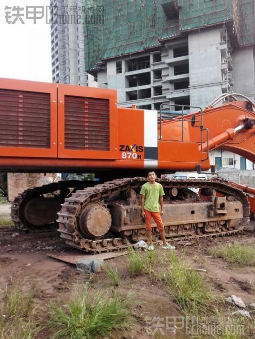 刚进工地的日立870H钩机，求加精。过2天上作业图