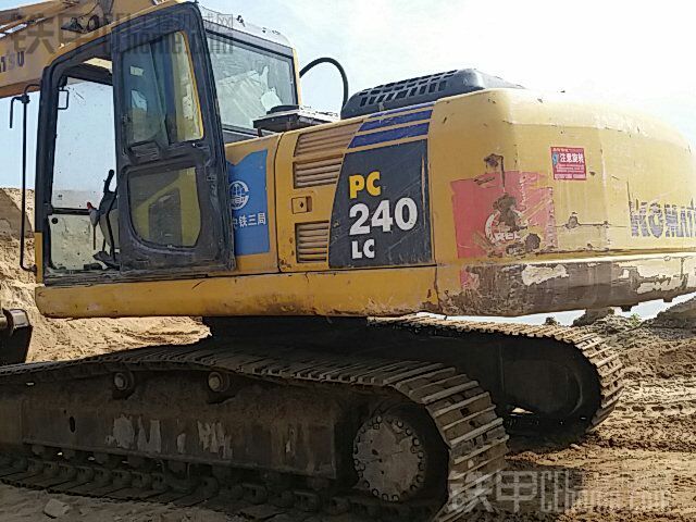 小松 PC220-8 挖掘机 12000小时 28万