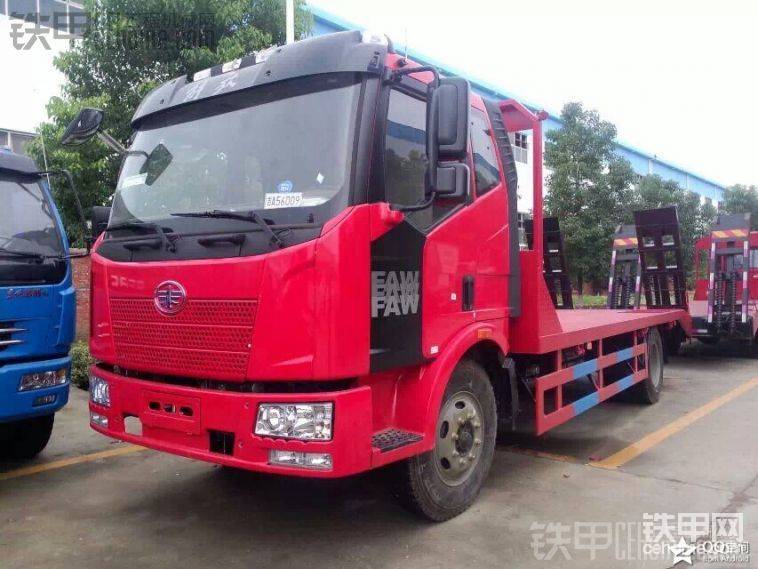 挖機(jī)平板拖車購車熱線：13774123355