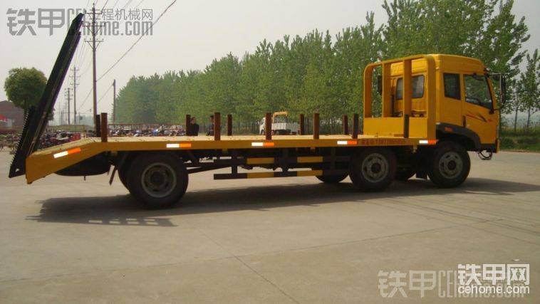 挖機(jī)平板拖車購車熱線：13774123355