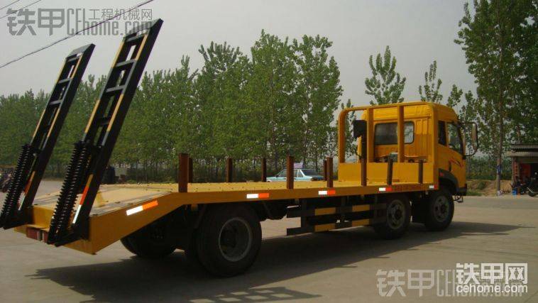 挖機(jī)平板拖車購車熱線：13774123355