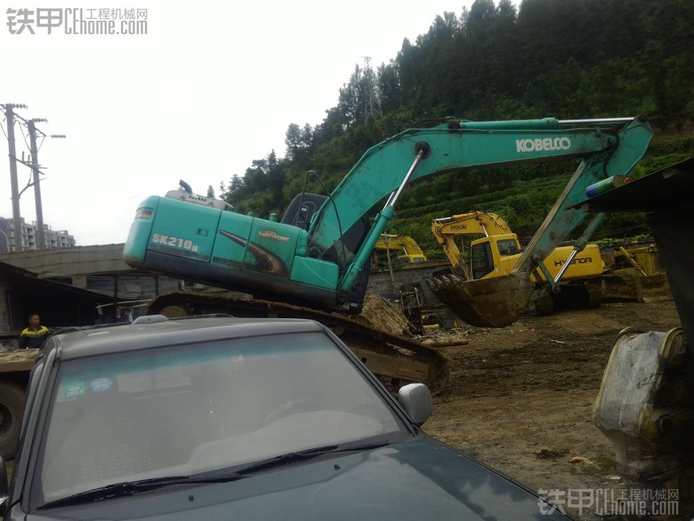 神鋼210超八拖回家全車保養(yǎng)及橋下清淤