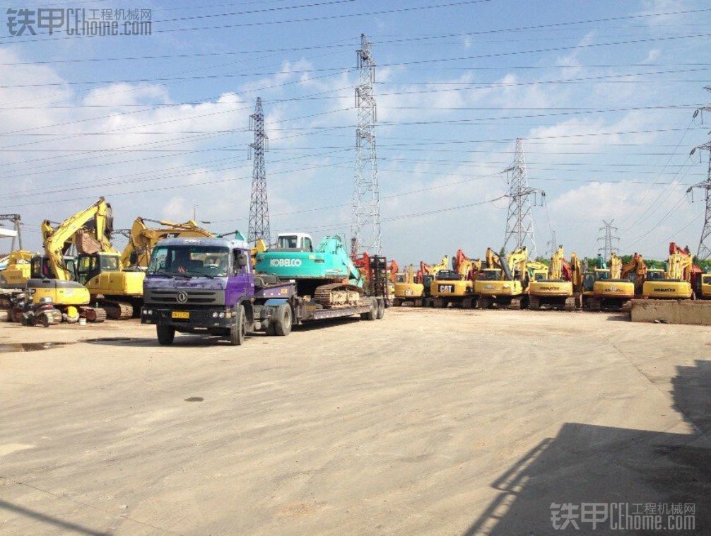 小挖機(jī)運(yùn)輸車能跑多快