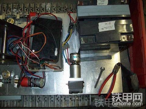 國外強(qiáng)人 自制大尺寸比例 CAT 卡特5110B 挖掘機(jī) 模型