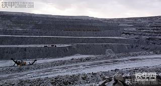 精华！卡特彼勒385c正铲。大型矿山对薄土层/煤层的处理方法