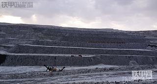 精华！卡特彼勒385c正铲。大型矿山对薄土层/煤层的处理方法