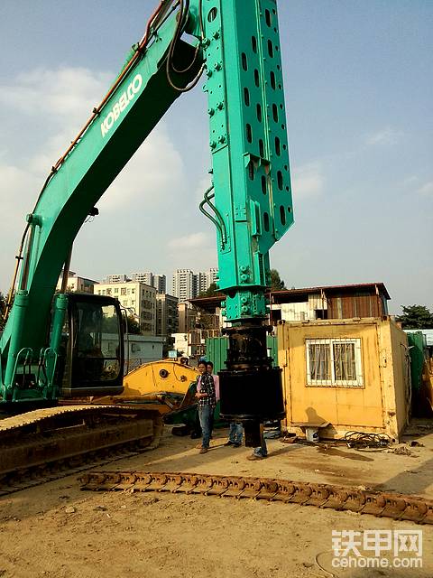 普通挖機(jī)改鉆樁機(jī)