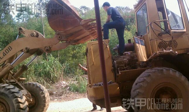 今天修柳工鏟車發(fā)動機(jī)…………