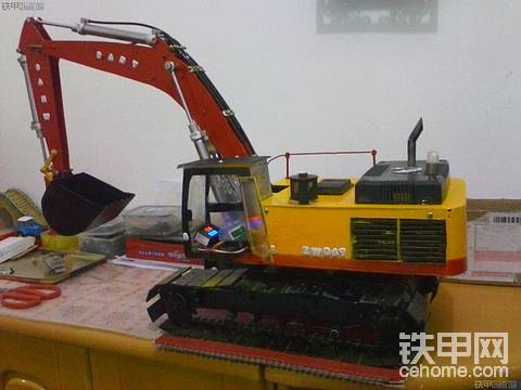 自制挖掘機