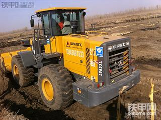 论坛里保养最好的临工953 内附老婆照