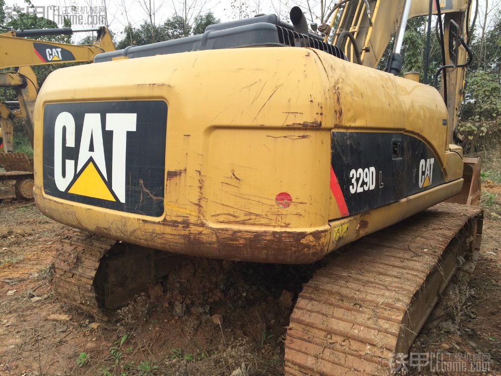 CAT323DL，2011年欠款收回出售3468小時(shí)74萬元；新車123萬左右，為你節(jié)省49萬元。