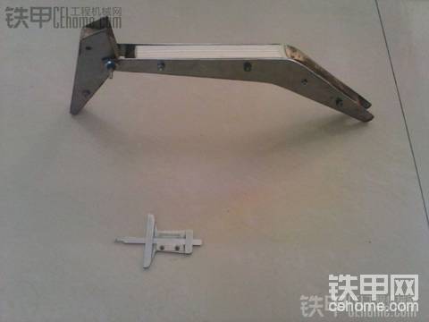 自制挖掘機(jī)  終于搞定了