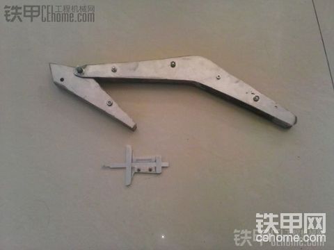 自制挖掘機(jī)  終于搞定了