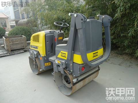 新款戴納派克CC900G小壓路機(jī)