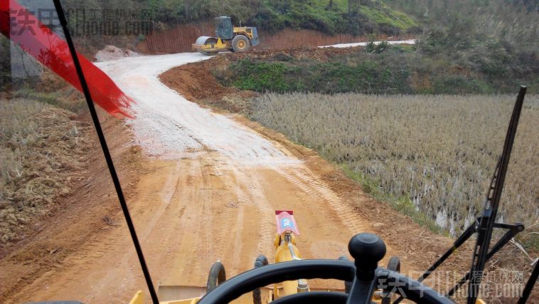 這家伙一路走一路拉，讓俺在后面清理