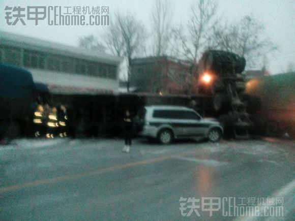 雪天 路滑 注意行车安全