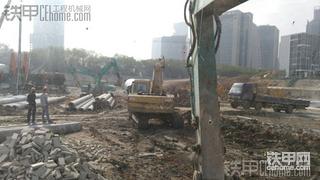 土豪工地土豪行为 一方有难八方支援