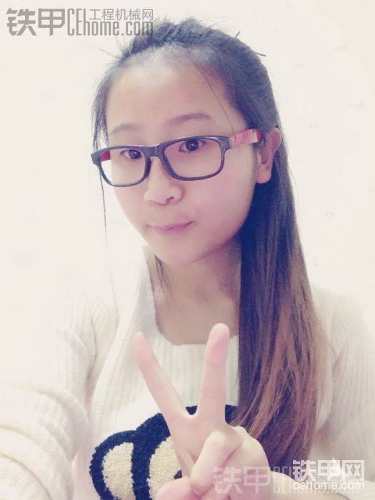 愛著的。
