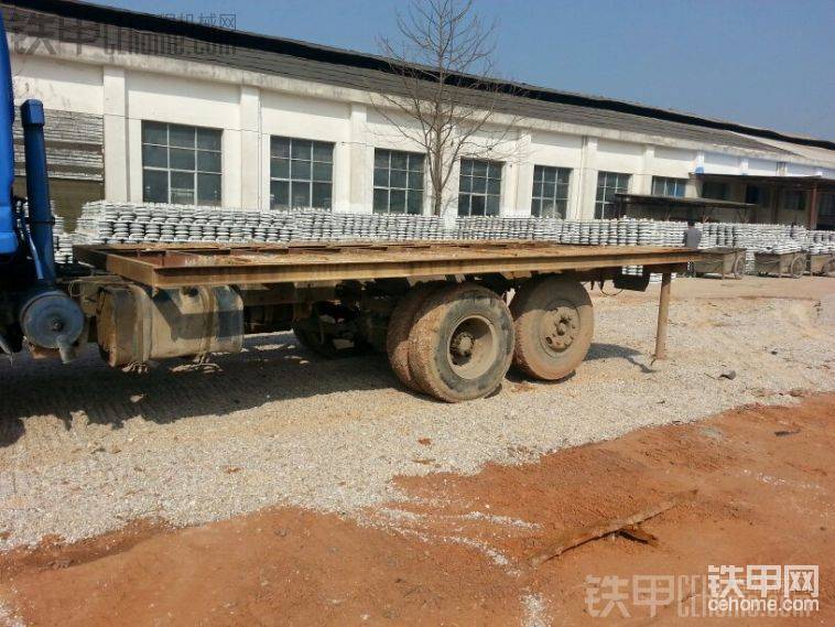 空車的時(shí)候后輪是懸空的，重車才著地！
