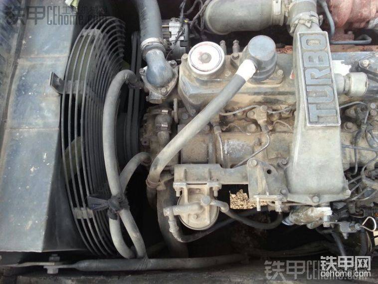 日野發(fā)動機非常省油滿負荷作業(yè)時18升油左右