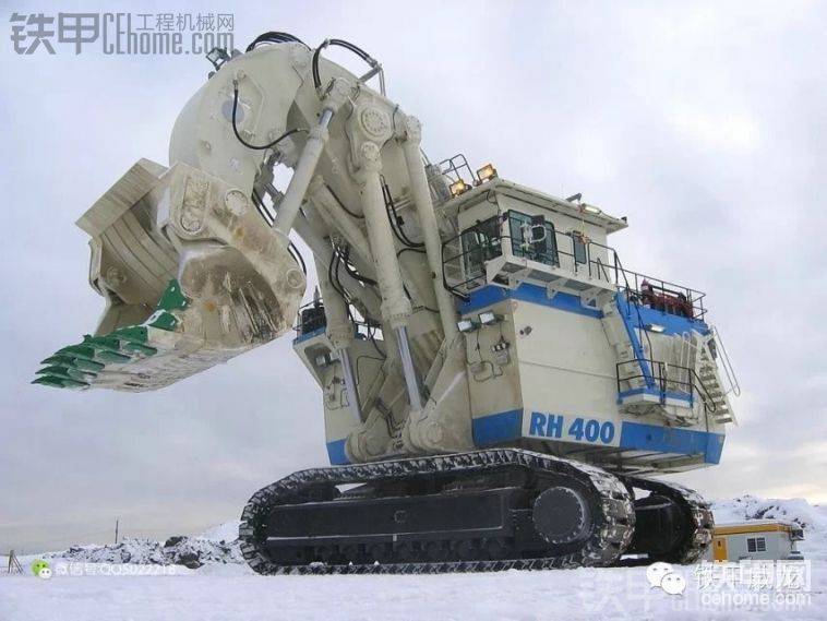 rh400是全球最大的液压挖掘机，自重1000吨
拿这个人参照一下 就知