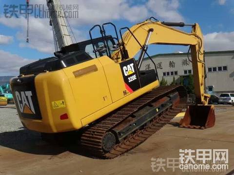 卡特320E打破新的挖機(jī)定論，快穩(wěn)狠