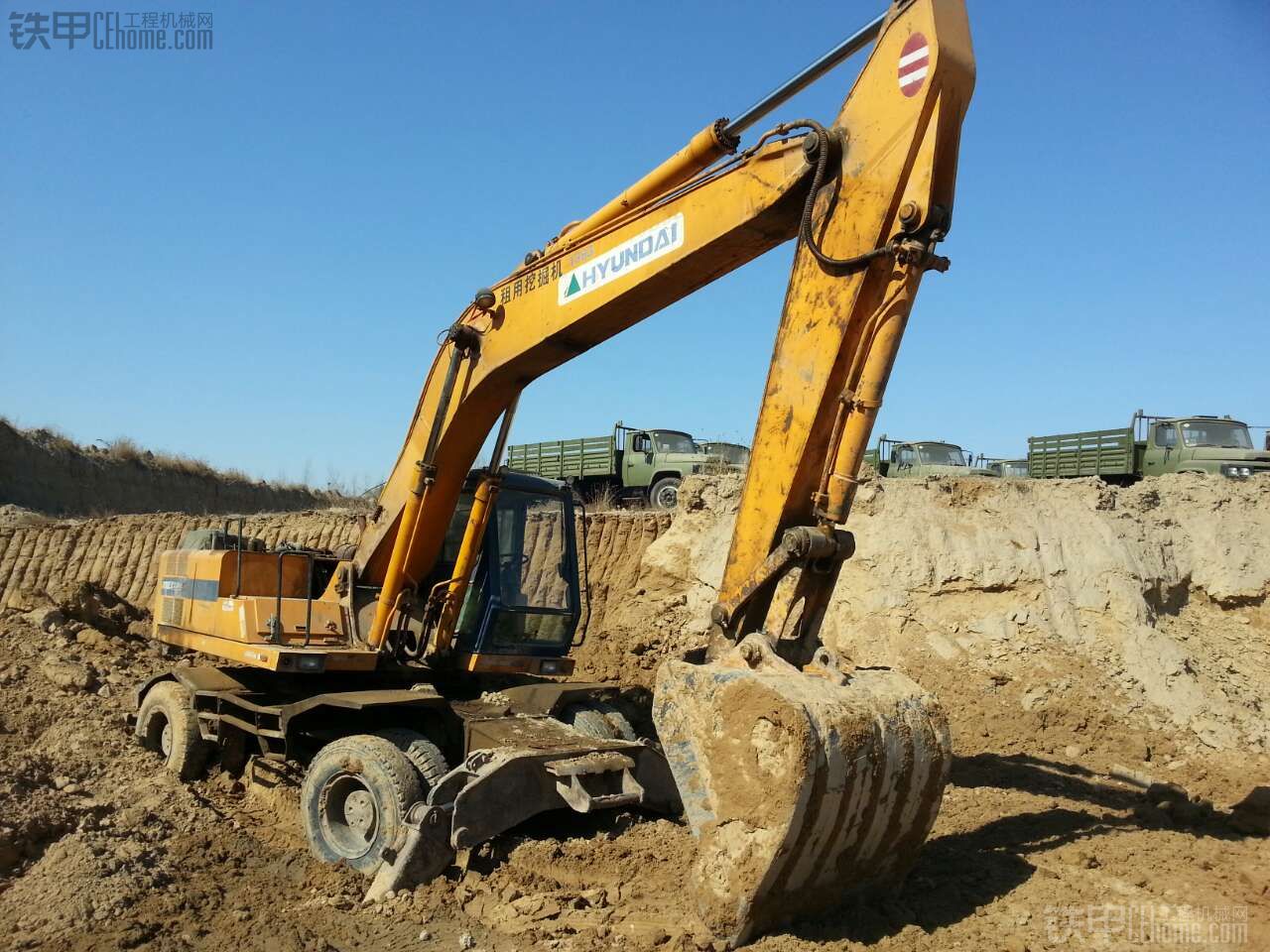 现代 轮挖R210W 二手挖掘机价格 17万 1小时