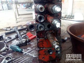 有小姨子看。。。玉柴55修理贴(分配阀） 新手维修篇一