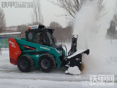 滑移裝載機(jī)新勢力