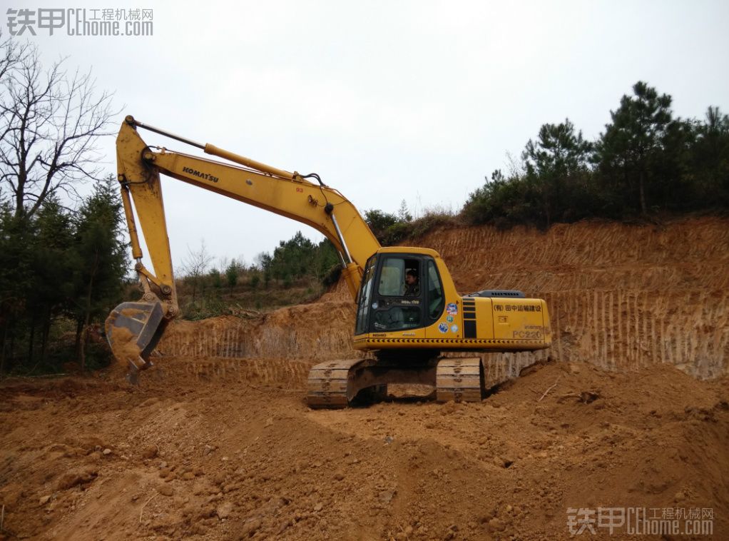 pc200清基刷坡作業(yè)