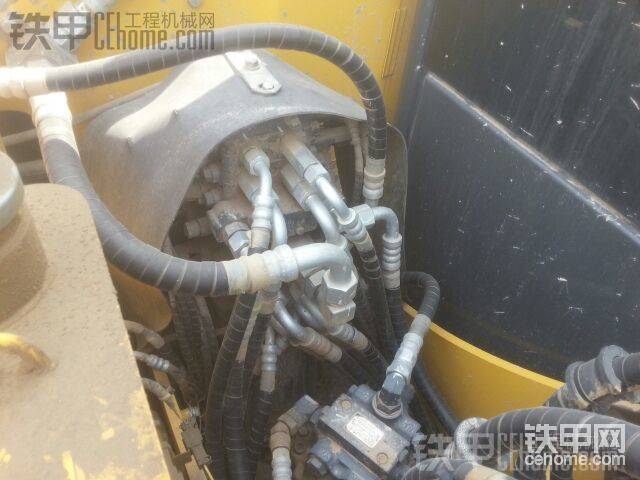 2013年小松60-8！還有一年銀行，急售15206915788
