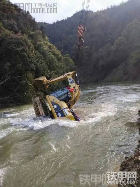 CAT323悲剧了 老板欲哭无泪