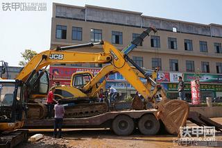 玉柴小挖：谁来拉我一把？ 小黑现场实拍故障机下板车【多图慎入】