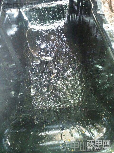 师傅说是第一缸活塞打掉了。
