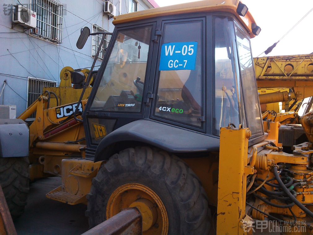 实拍JCB4CX 两头忙