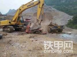 估計(jì)渣土車的司機(jī)后悔自己的行為了吧！