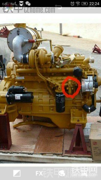 這是什么裝置？叫什么？旁邊是機(jī)油濾清器
