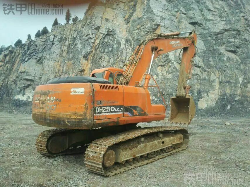 斗山 DH220LC-7 二手挖掘機(jī)價(jià)格 16.6萬(wàn) 10000小時(shí)