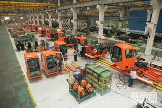 【沃尔沃】翻车事故+韩国奇葩挖机，你没见过吧？