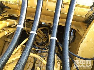 给大家看看这庞然大物.！卡特374D.超级大机.！移山填海.无所不能.