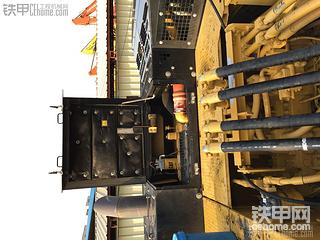 给大家看看这庞然大物.！卡特374D.超级大机.！移山填海.无所不能.