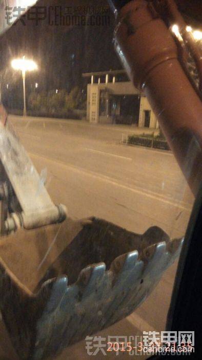 這張最牛逼，為了省板車費，大晚上的開著走我們這，市人民政府&#3