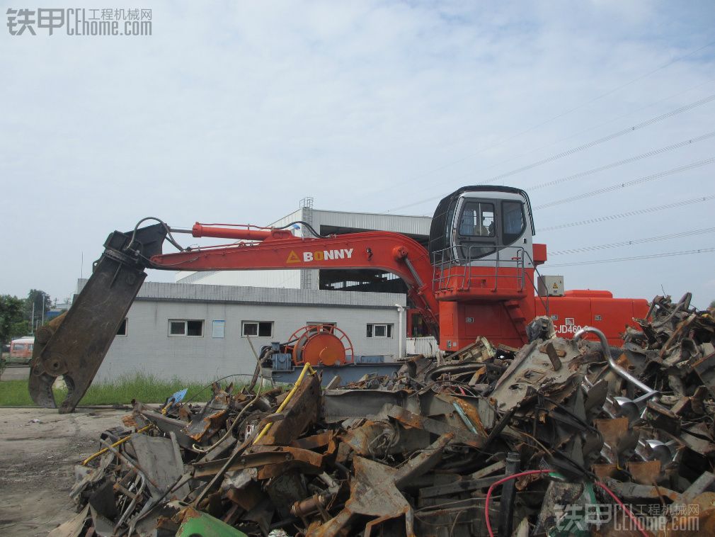 挖掘機變形設(shè)備----廢舊汽車剪切機