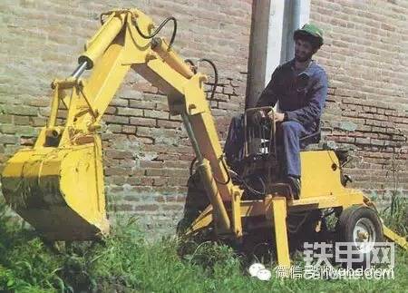 
隨便挖點(diǎn)什么直接上挖機(jī)
