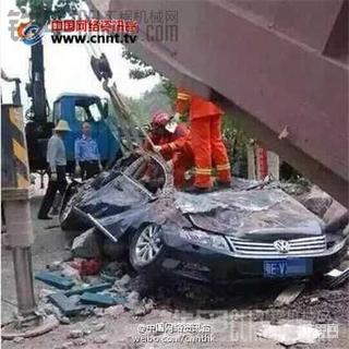 看着这些 运沙石的大车就害怕