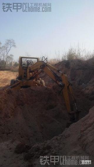 邻居家的古董挖机